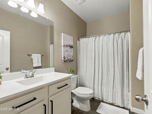 587 W DANISH RED Trail, San Tan Valley, AZ 85143