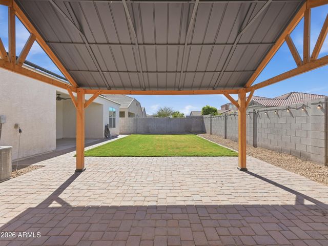 587 W DANISH RED Trail, San Tan Valley, AZ 85143