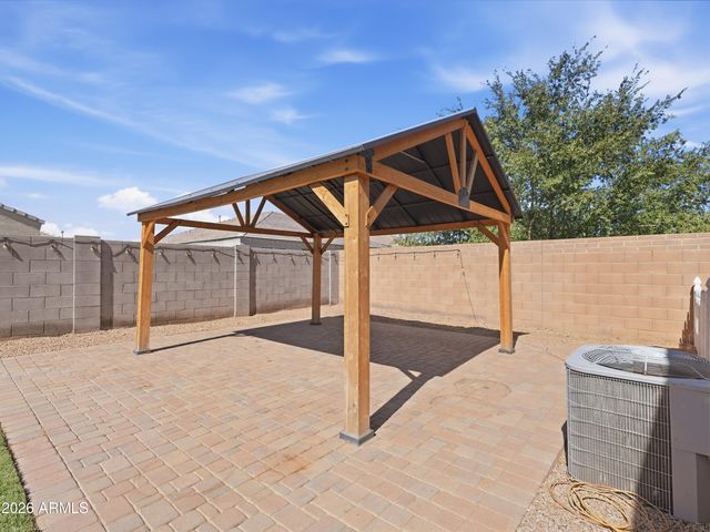 587 W DANISH RED Trail, San Tan Valley, AZ 85143