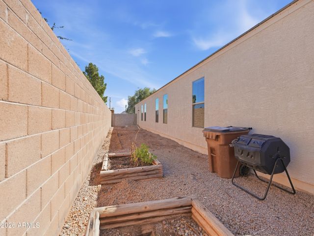 587 W DANISH RED Trail, San Tan Valley, AZ 85143