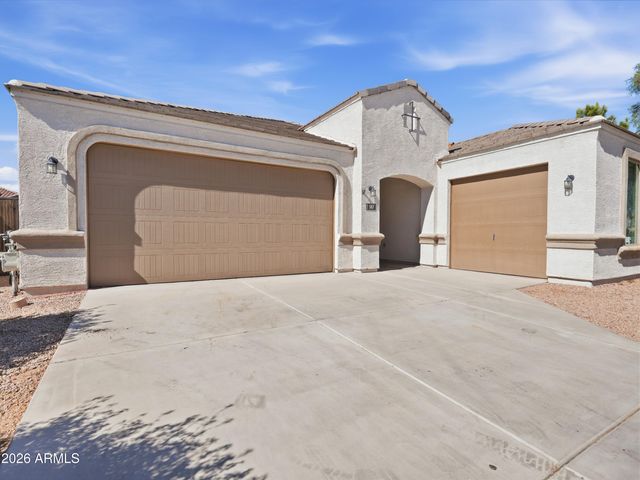 587 W DANISH RED Trail, San Tan Valley, AZ 85143