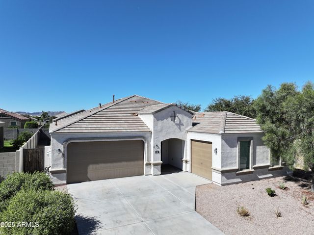 587 W DANISH RED Trail, San Tan Valley, AZ 85143