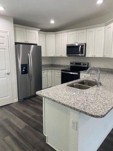 40 MAPLE LANE, Ocklawaha, FL 32179