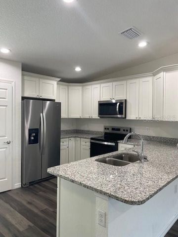 40 MAPLE LANE, Ocklawaha, FL 32179