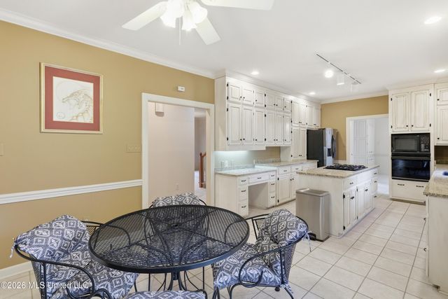 9 Avery Circle, Jackson, MS 39211