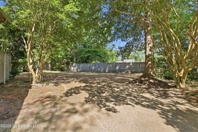 9 Avery Circle, Jackson, MS 39211