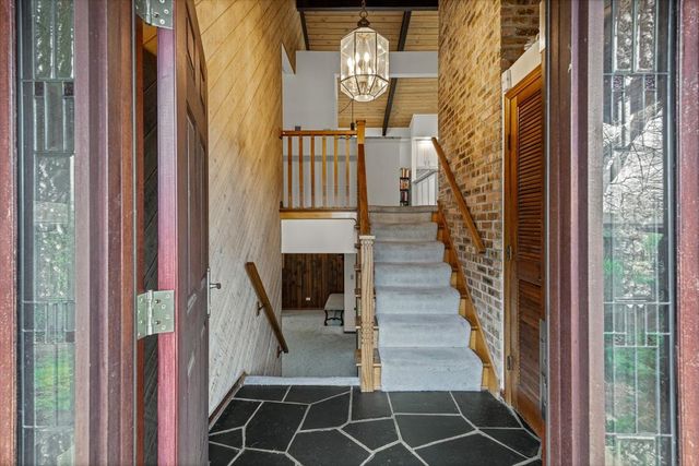 2374 N Westwood Lane, Palatine, IL 60074