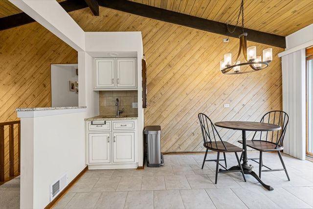 2374 N Westwood Lane, Palatine, IL 60074