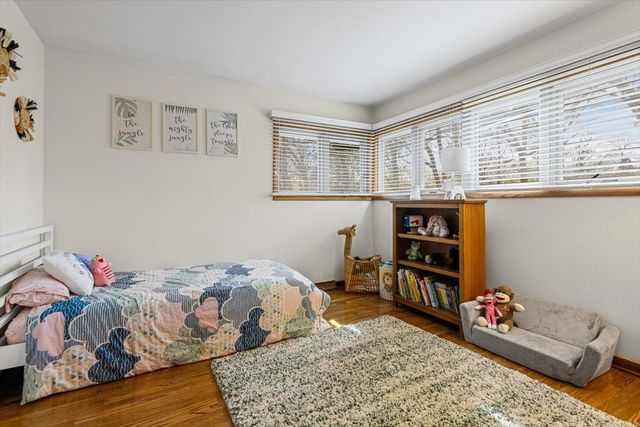 2374 N Westwood Lane, Palatine, IL 60074