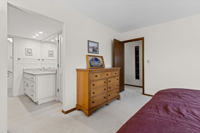 2374 N Westwood Lane, Palatine, IL 60074