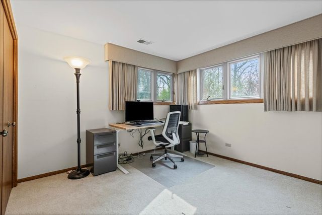 2374 N Westwood Lane, Palatine, IL 60074