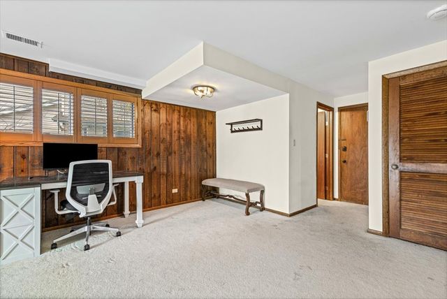 2374 N Westwood Lane, Palatine, IL 60074