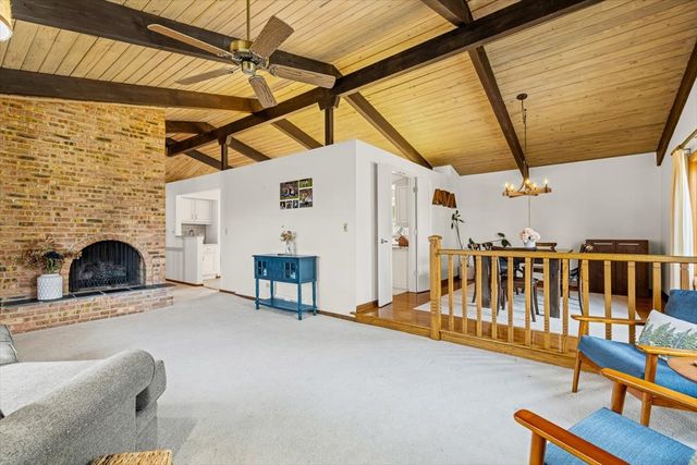 2374 N Westwood Lane, Palatine, IL 60074