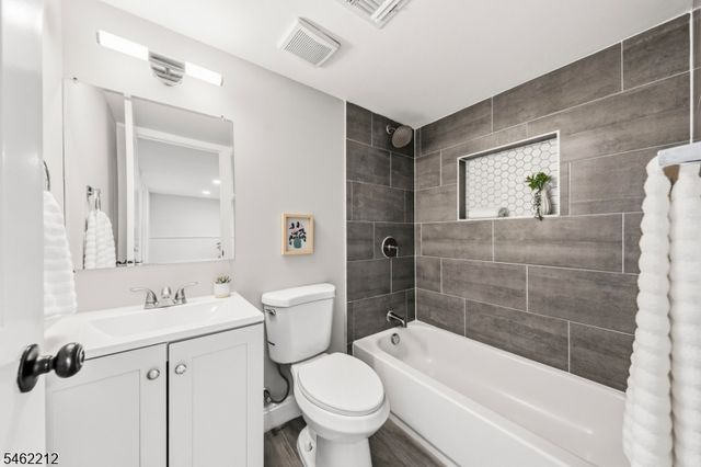 18 Lorelei Rd, West Orange Twp., NJ 07052