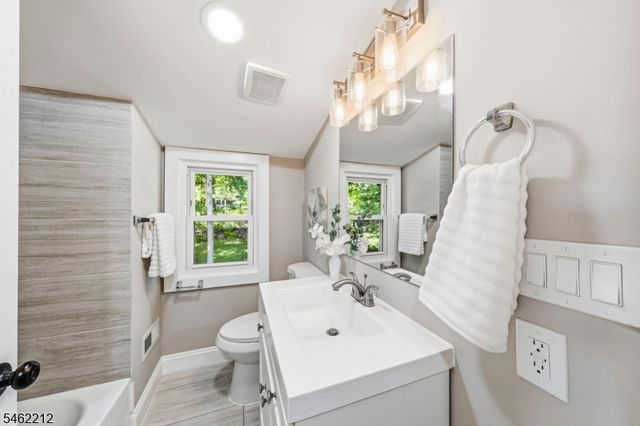 18 Lorelei Rd, West Orange Twp., NJ 07052