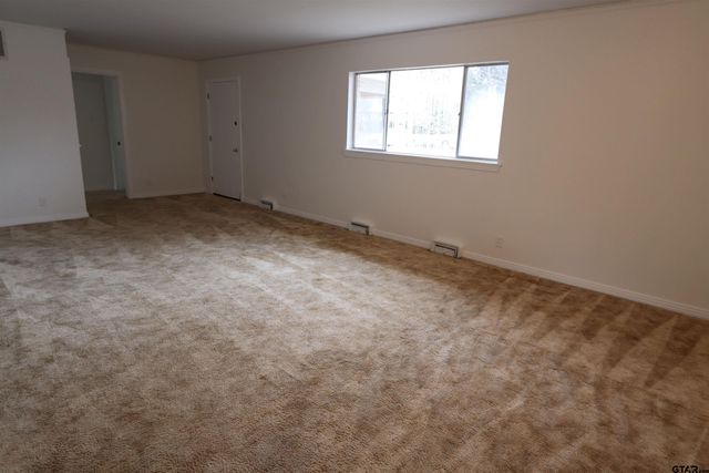 3210 S Donnybrook Avenue, Tyler, TX 75701