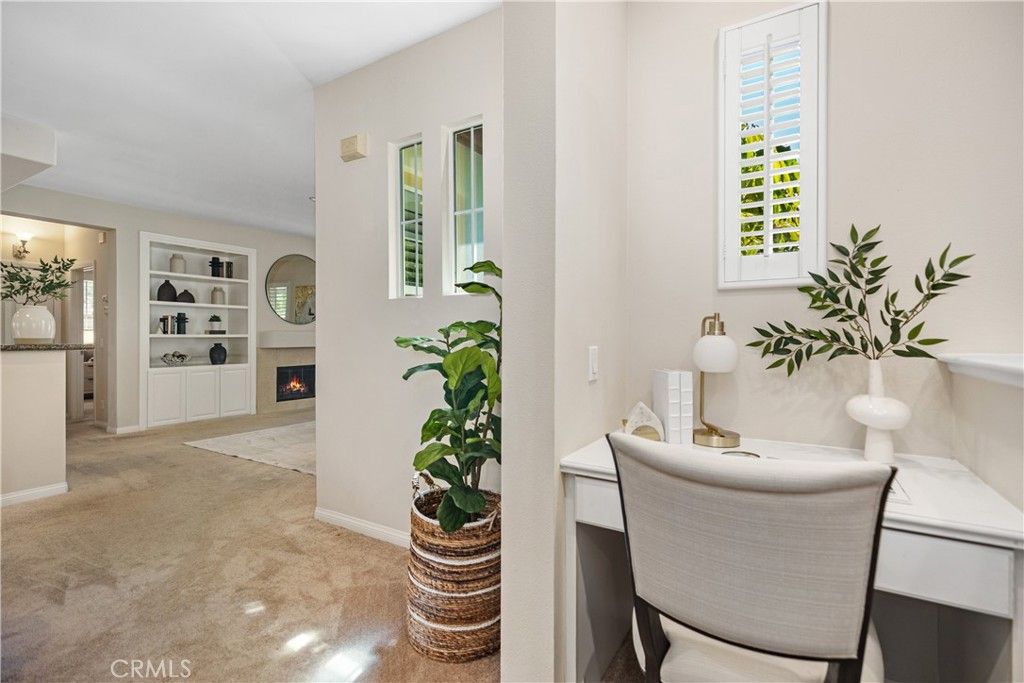 Image 15 of property listing at 33 Flowerbud, Irvine, CA 92603