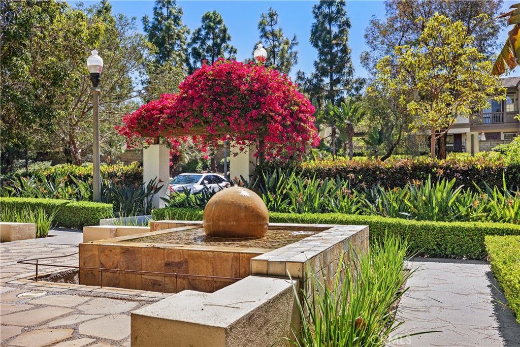 Image 2 of property listing at 33 Flowerbud, Irvine, CA 92603