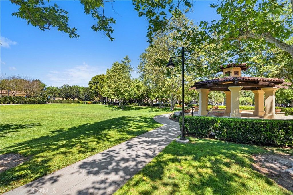 Image 28 of property listing at 33 Flowerbud, Irvine, CA 92603