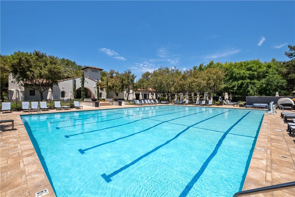 Image 40 of property listing at 33 Flowerbud, Irvine, CA 92603