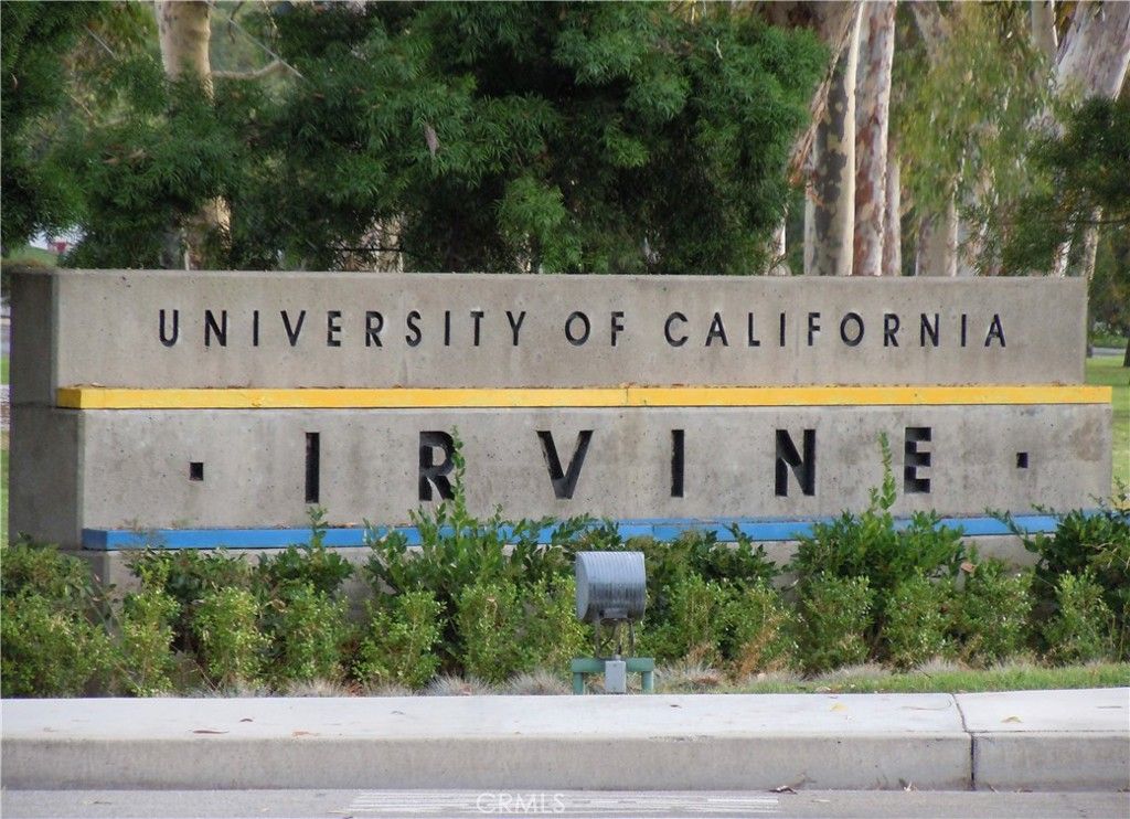 Image 52 of property listing at 33 Flowerbud, Irvine, CA 92603