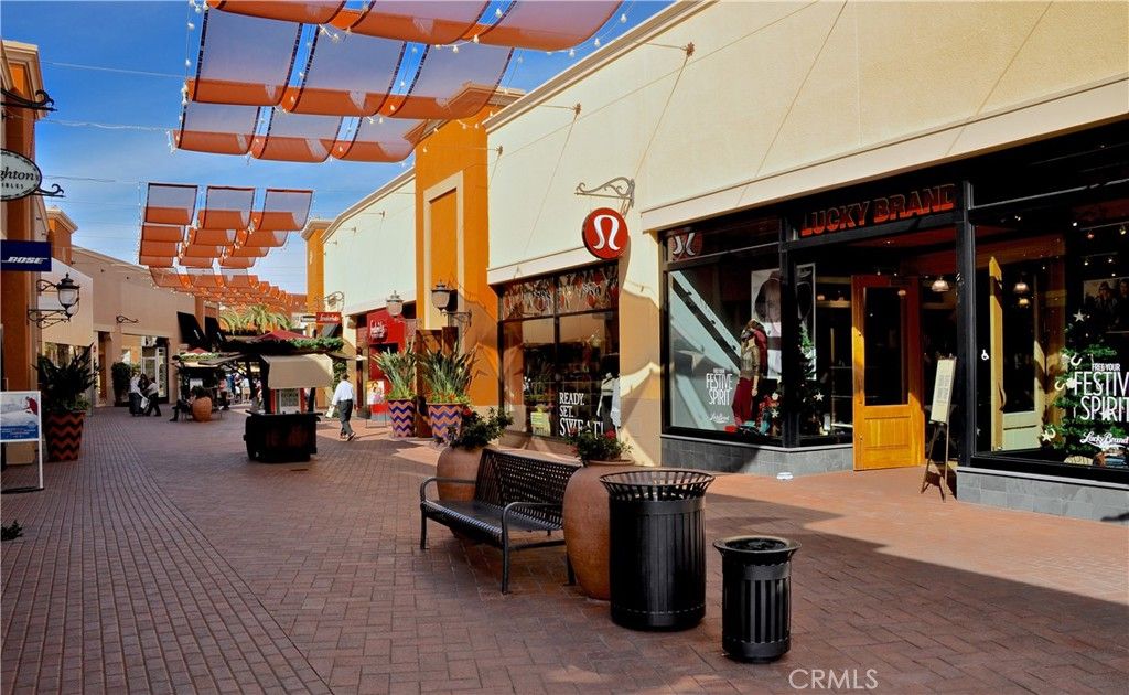 Image 58 of property listing at 33 Flowerbud, Irvine, CA 92603