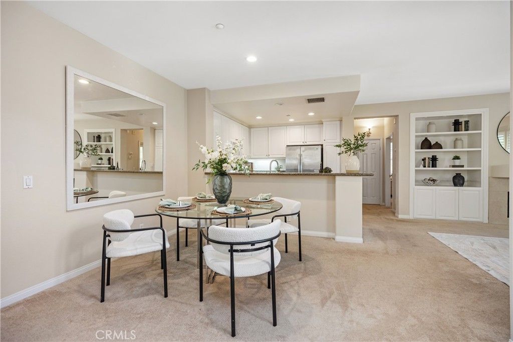 Image 6 of property listing at 33 Flowerbud, Irvine, CA 92603