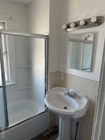 6507 Leschen Avenue, Hillsdale, MO 63121