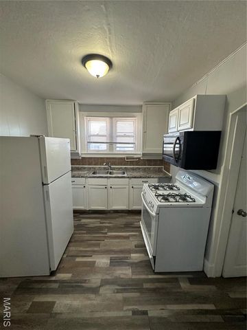 6507 Leschen Avenue, Hillsdale, MO 63121