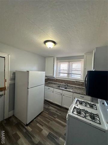 6507 Leschen Avenue, Hillsdale, MO 63121