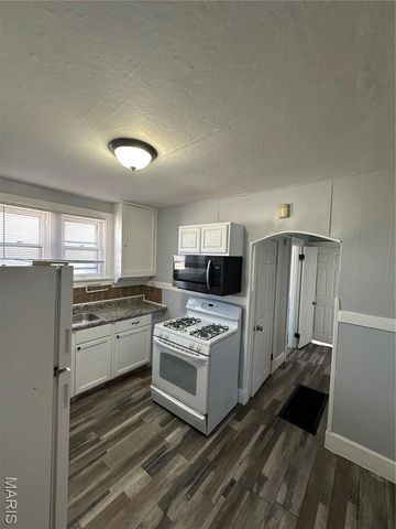 6507 Leschen Avenue, Hillsdale, MO 63121