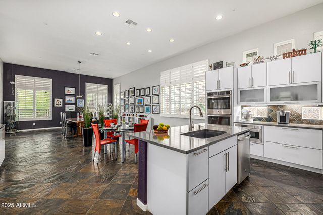 14523 E CHARTER OAK Drive, Scottsdale, AZ 85259