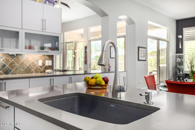 14523 E CHARTER OAK Drive, Scottsdale, AZ 85259