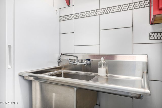 14523 E CHARTER OAK Drive, Scottsdale, AZ 85259