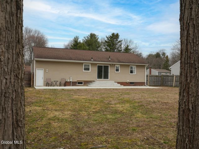 18 Melissa Court, Colonie, NY 12205