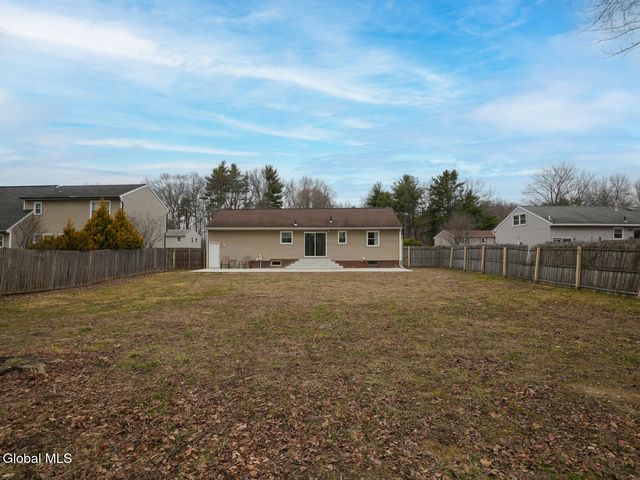 18 Melissa Court, Colonie, NY 12205