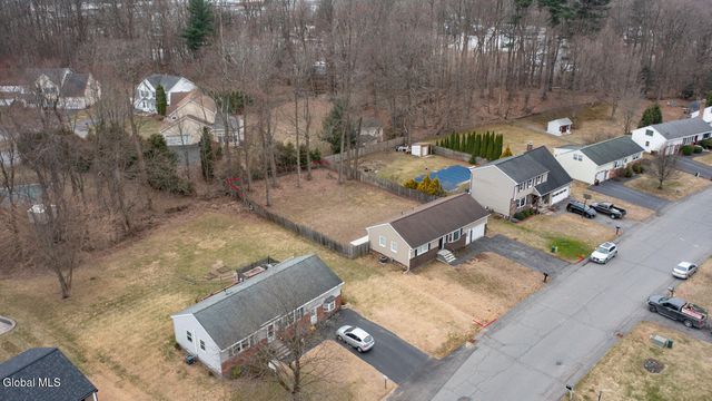 18 Melissa Court, Colonie, NY 12205