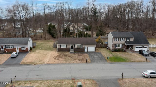 18 Melissa Court, Colonie, NY 12205
