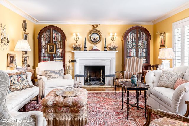 504 Ridgewood Rd, Louisville, KY 40207