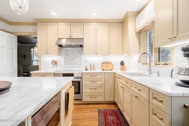 504 Ridgewood Rd, Louisville, KY 40207