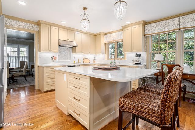 504 Ridgewood Rd, Louisville, KY 40207