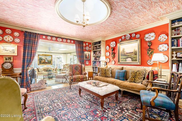 504 Ridgewood Rd, Louisville, KY 40207