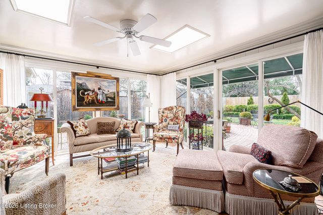 504 Ridgewood Rd, Louisville, KY 40207