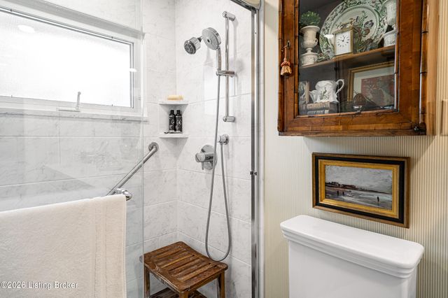 504 Ridgewood Rd, Louisville, KY 40207