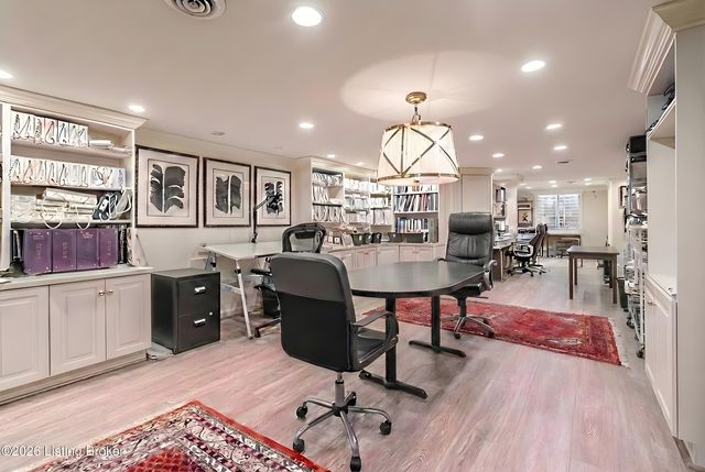 504 Ridgewood Rd, Louisville, KY 40207