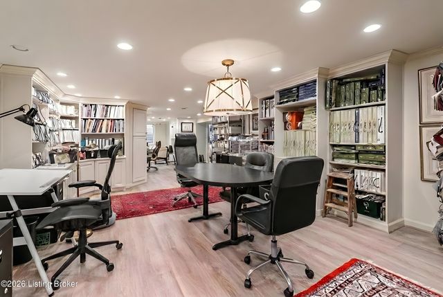 504 Ridgewood Rd, Louisville, KY 40207