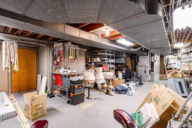 504 Ridgewood Rd, Louisville, KY 40207