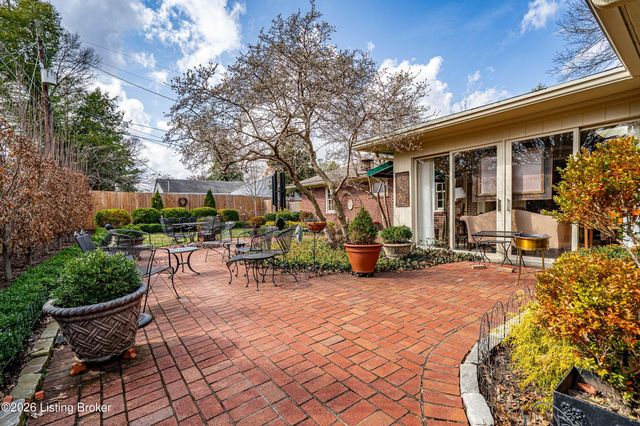 504 Ridgewood Rd, Louisville, KY 40207