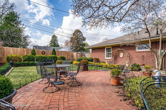 504 Ridgewood Rd, Louisville, KY 40207