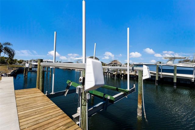 10316 KINGFISHER ROAD W, Bradenton, FL 34209